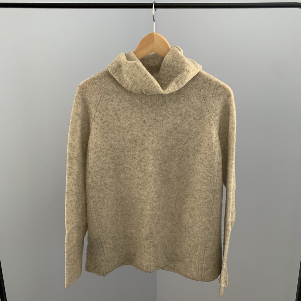 ARITZIA/COMMUNITY - LOOSE TURTLENECK SWEATER